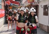 “熊猫女孩”出现在上海街头