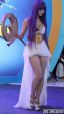 2012年Chinajoy游戏展备受争议的“雅典娜”，扮演者因衣着太短而“露底”，也被主办方驱逐出场。
