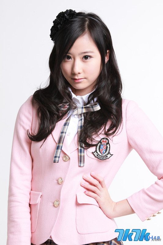 snh48团服写真