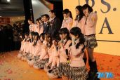 SNH48一期生成员在刚结束1月12日举办的“Give Me Power！”SNH48一期生成员发布演出后，第二天便马不停蹄得在上海和台北两地举办粉丝握手会。本次发布演出吸引国内外百余家媒体到场关注报道，而粉丝们的一路热情支持也让演出现场火爆high翻，可谓给这次SNH48首次公开亮相画上圆满句号，也为即将展开的星途打下扎实基础。