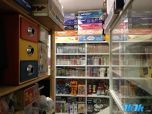 山崎功是任天堂的疯狂粉丝，30年前就开始收集任天堂产品，他的第一个收藏物是一个橡皮擦。后来收集任天堂玩具，就卡片，经典游戏、游戏机以及亲笔签名等所有与任天堂有关的东西。