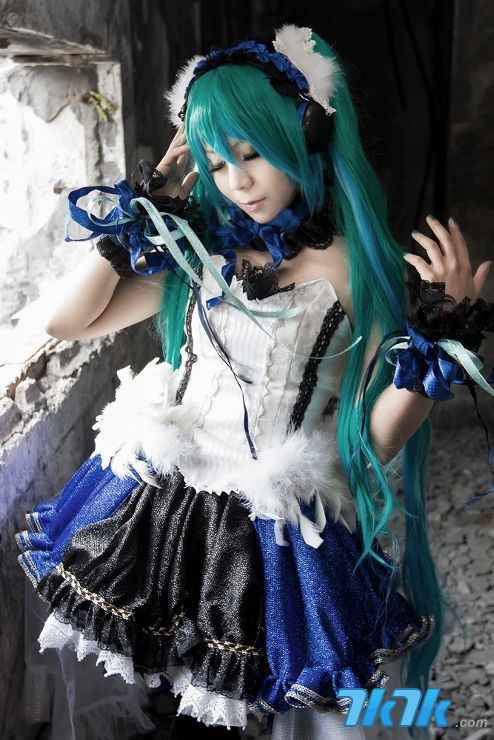 香港女生一人cos多版本初音未来(5)