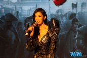 39岁“国民女神”林志玲性感爆乳装亮相网游发布会。